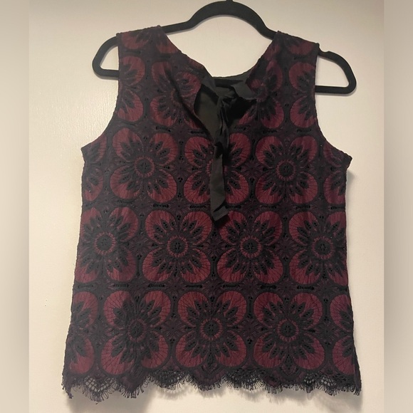 Banana Republic Sleeveless Shirt Burgundy with Lace Overlay Size Small Petite - Picture 3 of 10